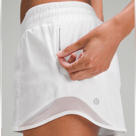 lululemon athletica Pants - Lululemon Hotty Hot Low-Rise Lined Short 4"